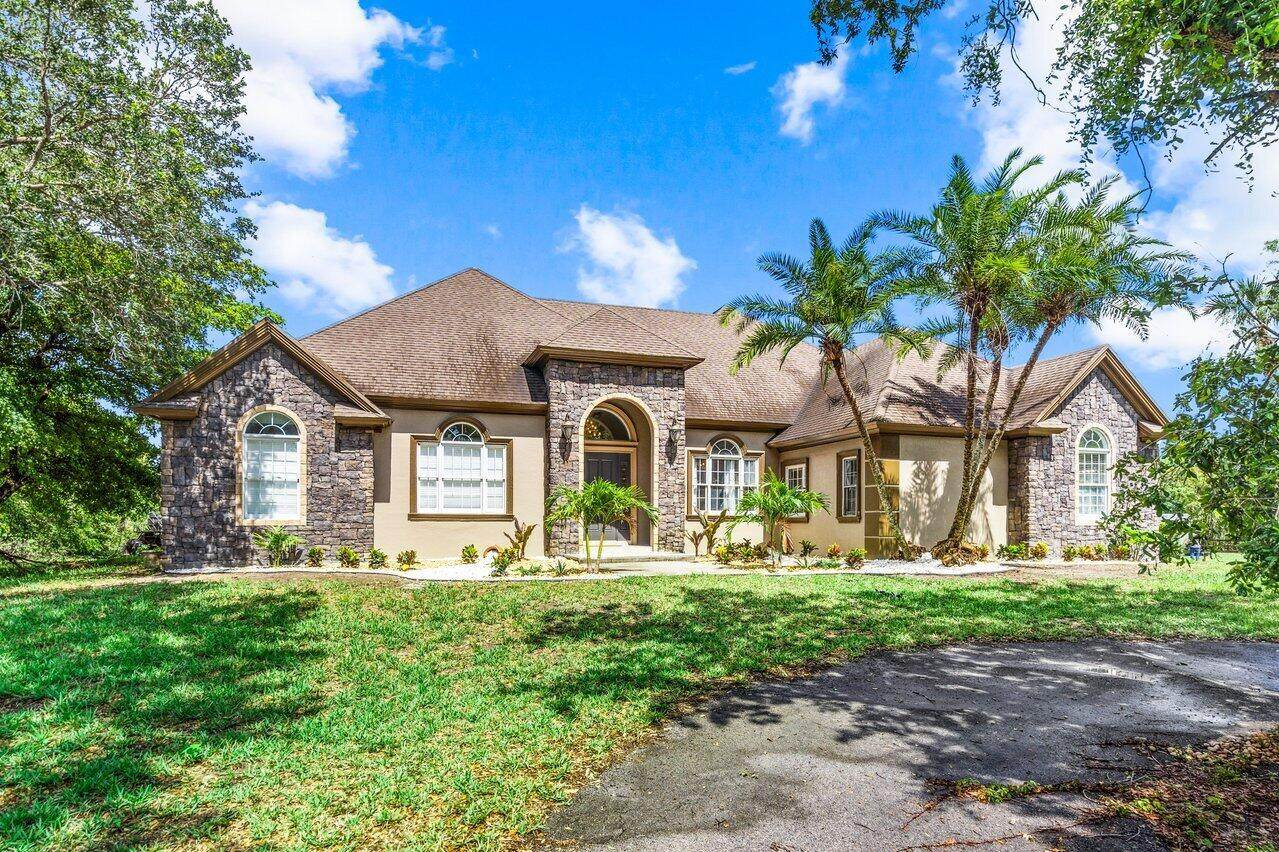 2202 Prarieview Drive - Photo 1