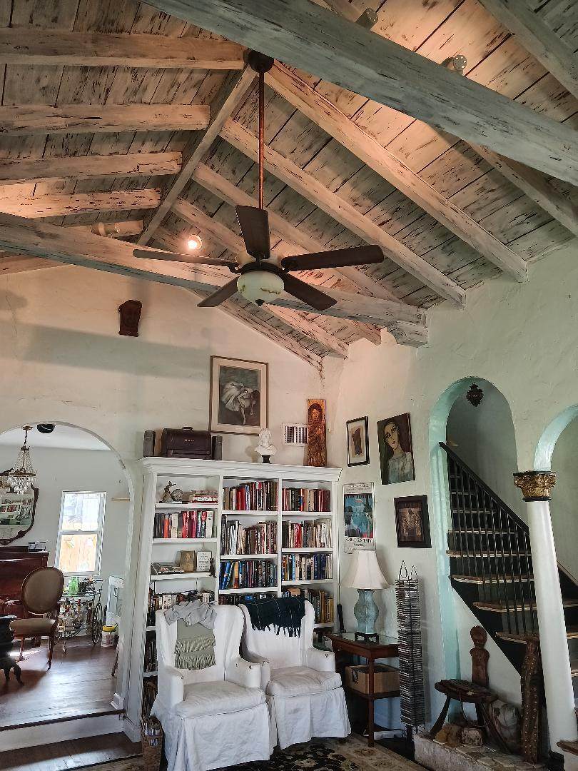 1220 Longwood Street - Photo 1