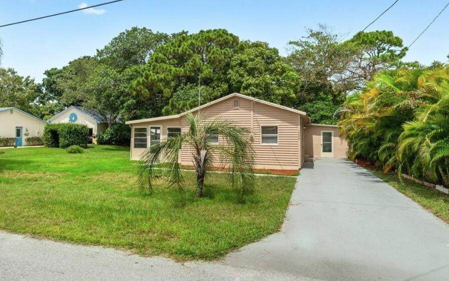 1340 Antoch Avenue - Photo 1