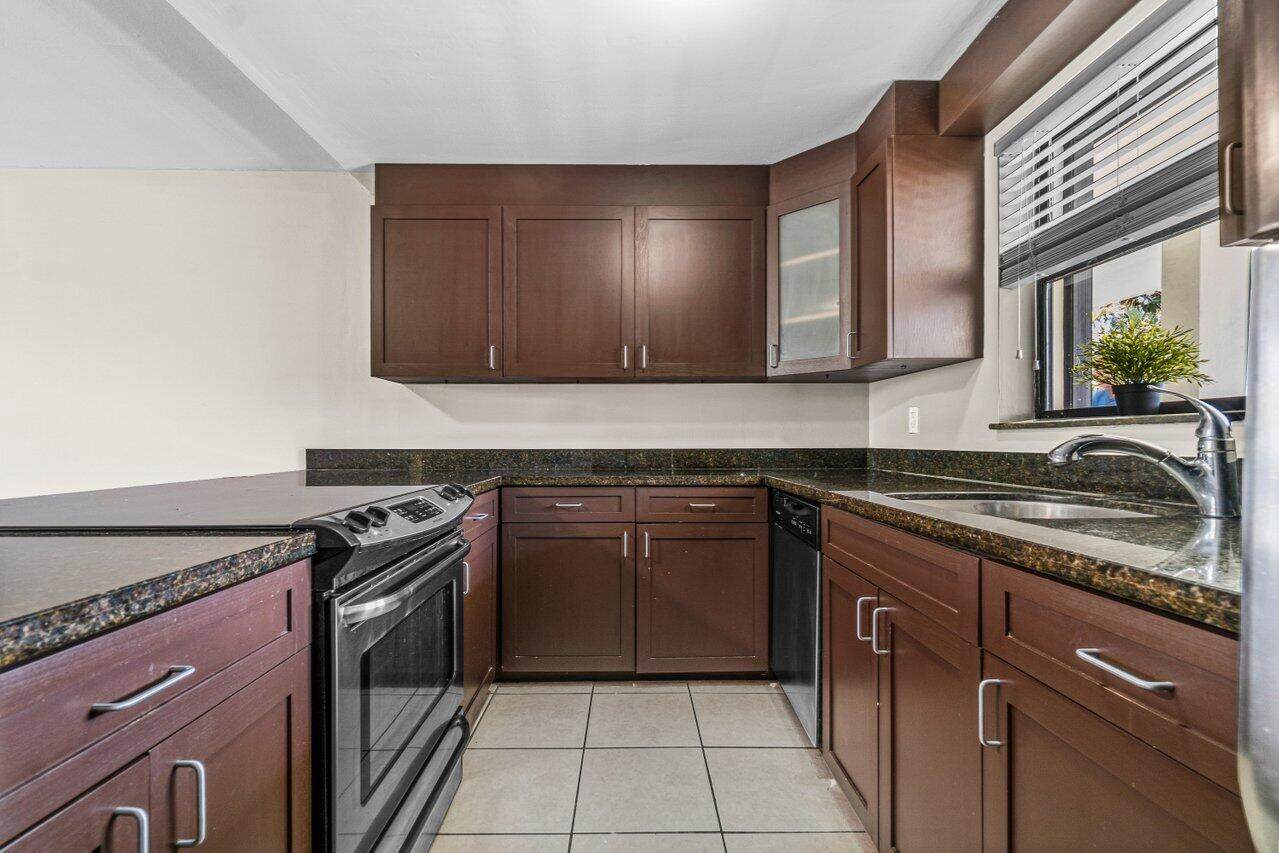 1401 Federal Highway - Photo 1