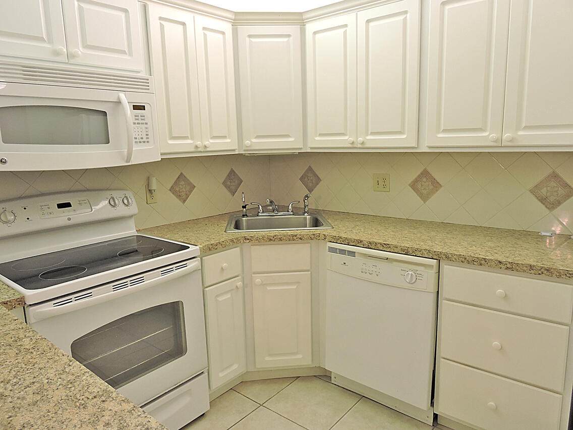 341 Pine Ridge Circle - Photo 1