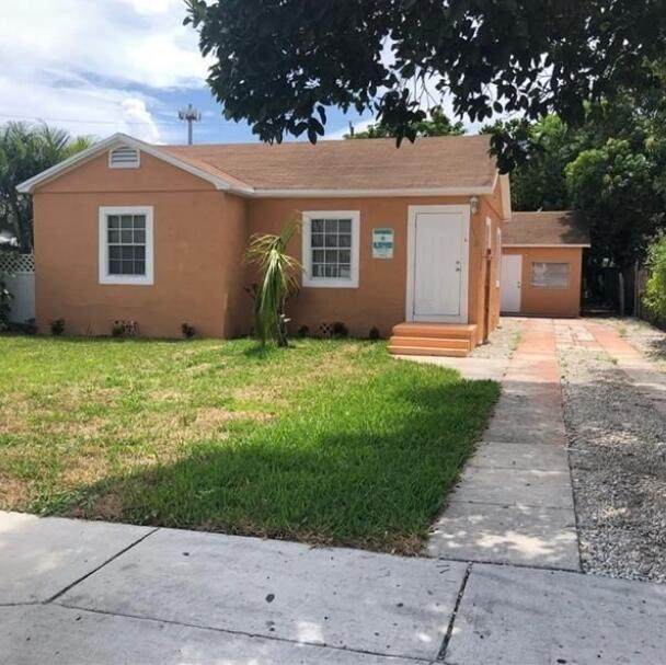 1108 G Street - Photo 1