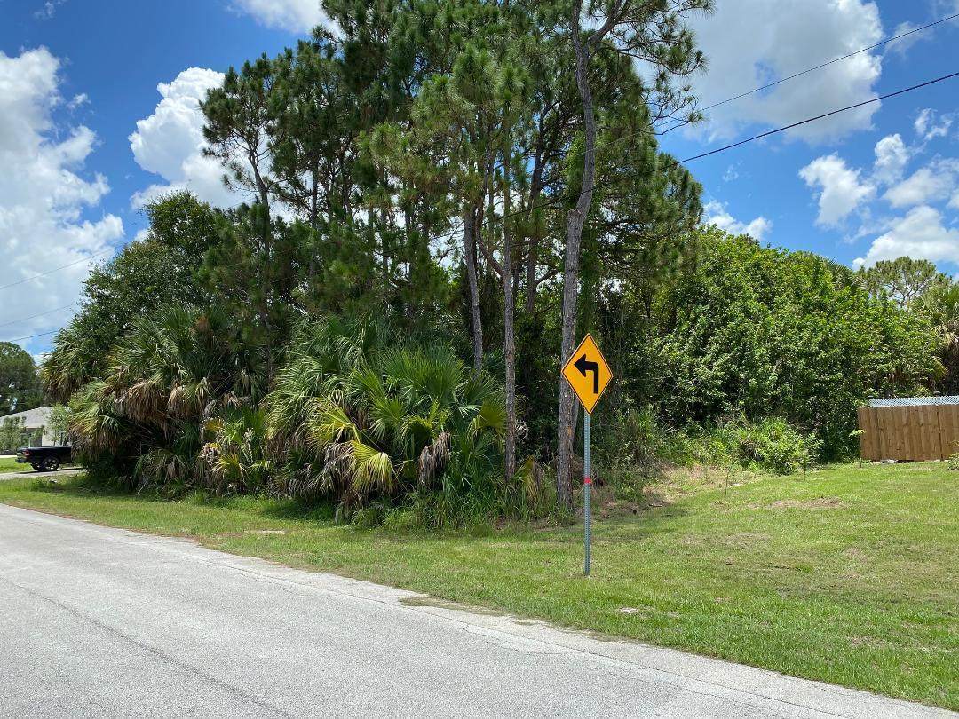 1117 Louise Circle - Photo 1