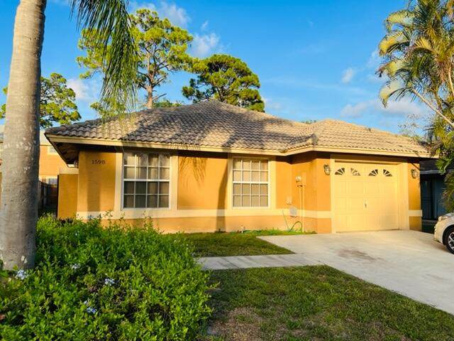 1594 Hawthorne Place - Photo 1