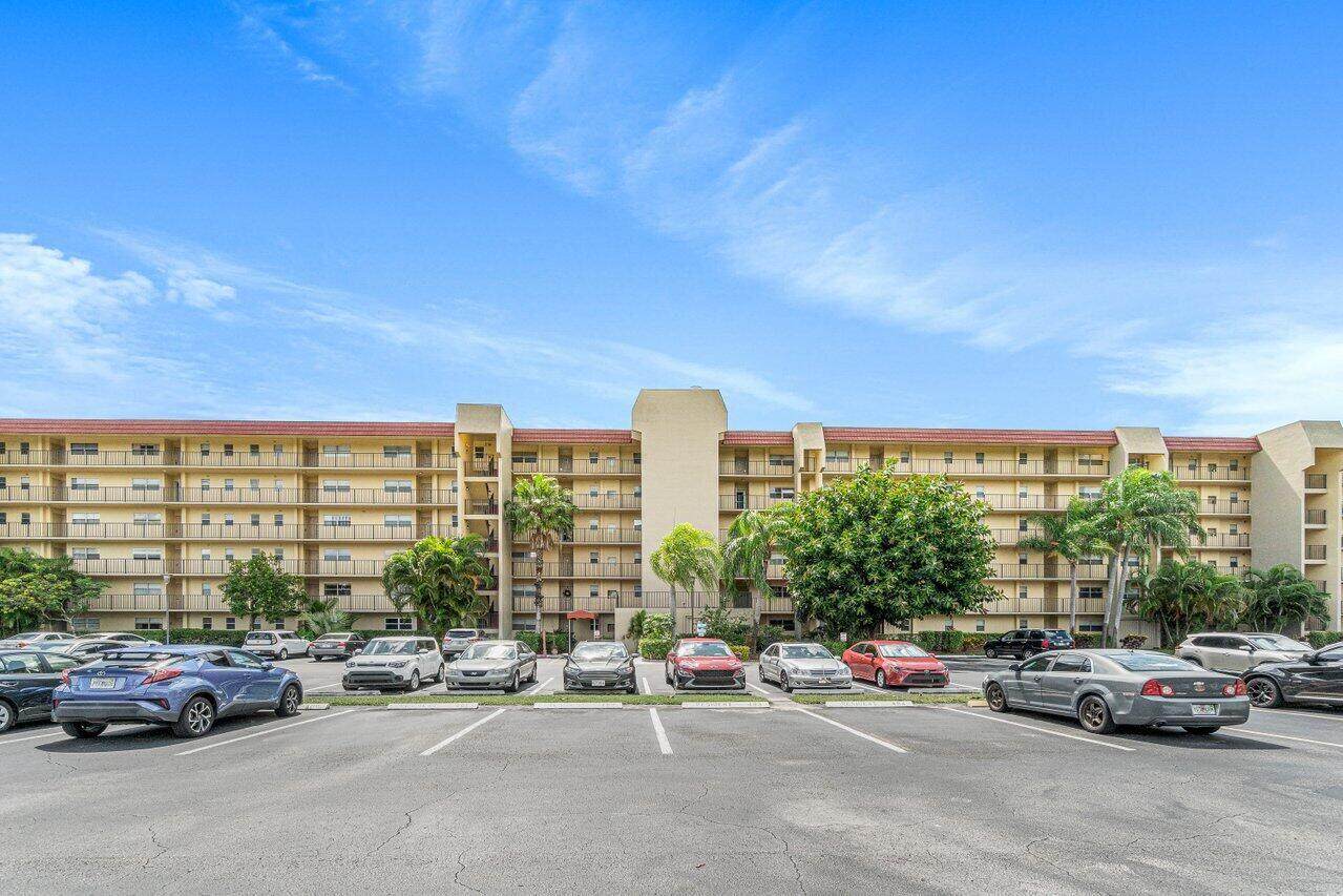 3590 Via Poinciana - Photo 1