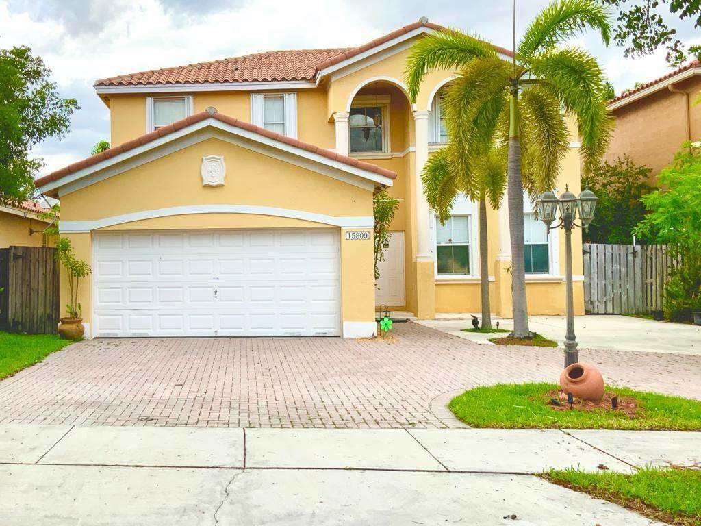15809 60th Terrace - Photo 1