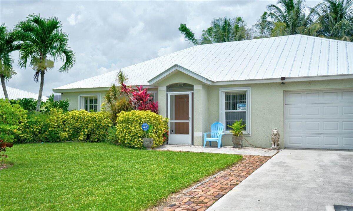 279 Glenwood Drive - Photo 1