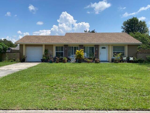 705 Divot Lane - Photo 1