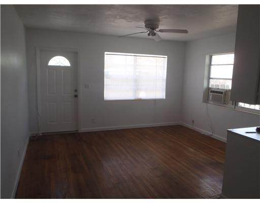607 Broward Street - Photo 1