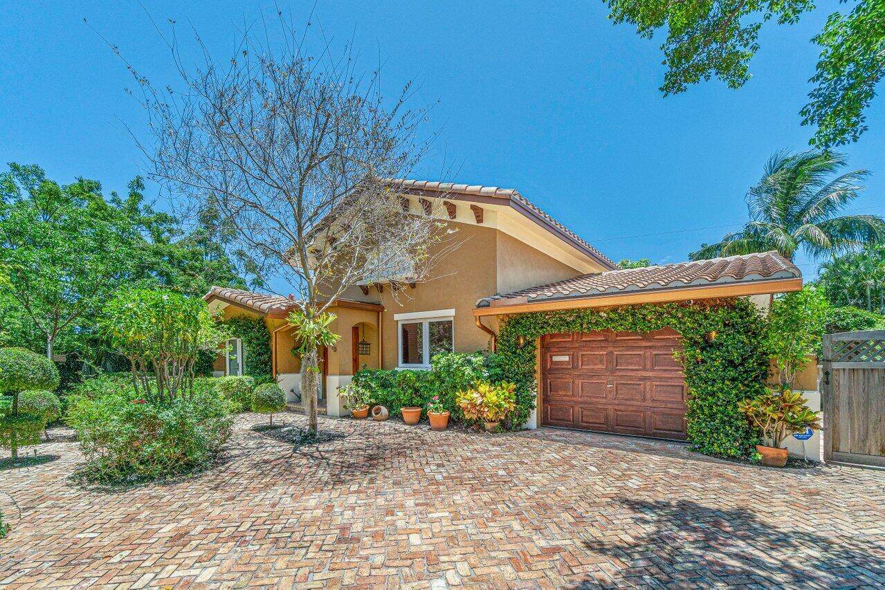 870 7th Street - Photo 1