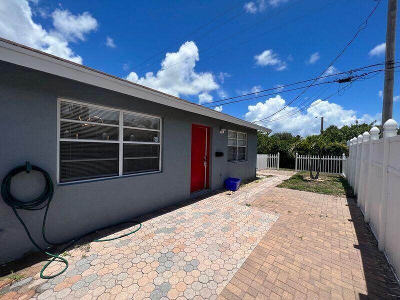 556 Holly Drive - Photo 1
