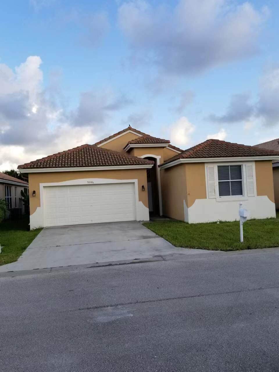 9556 Lago Drive - Photo 1