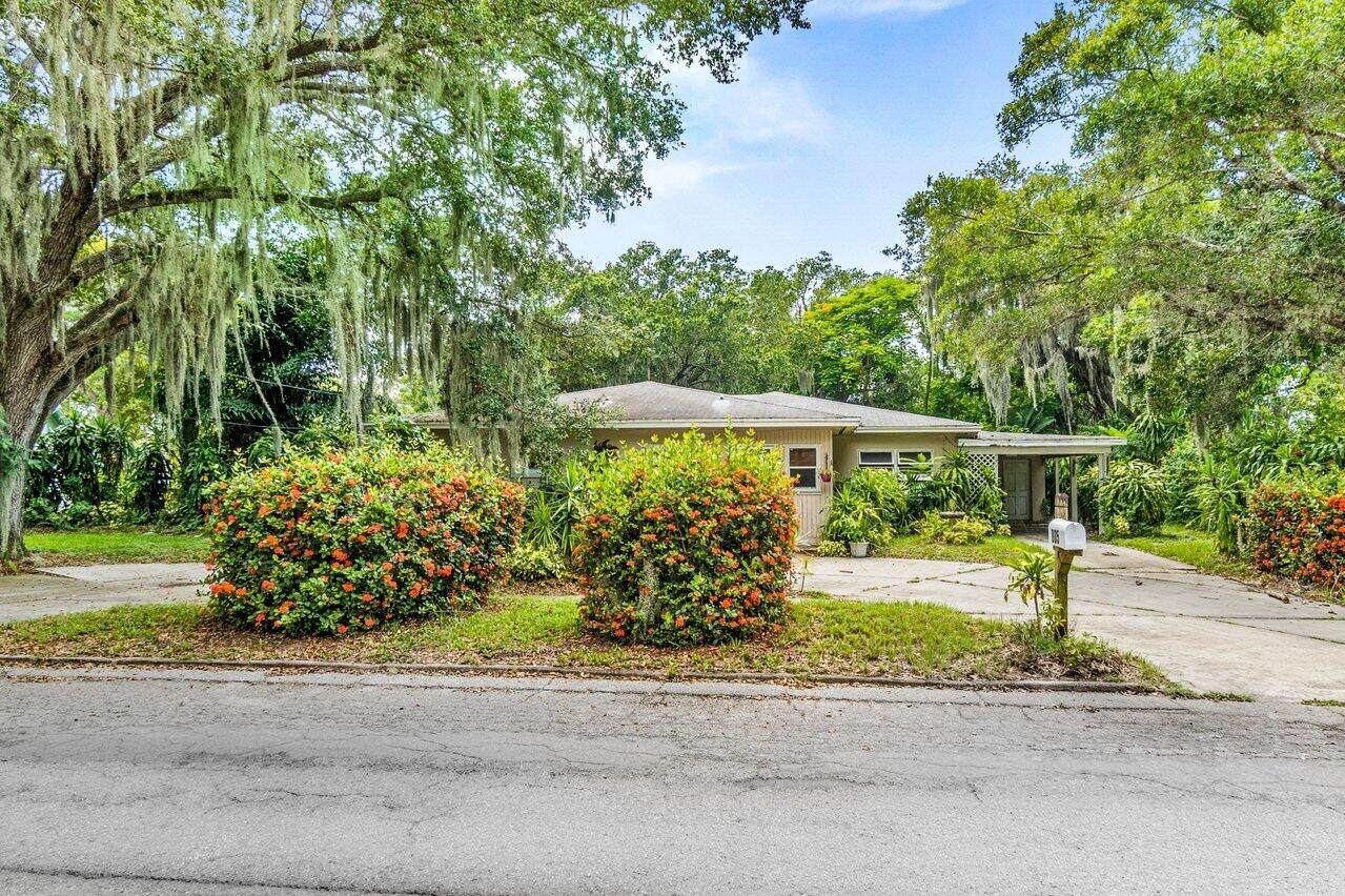 805 8th Street - Photo 1