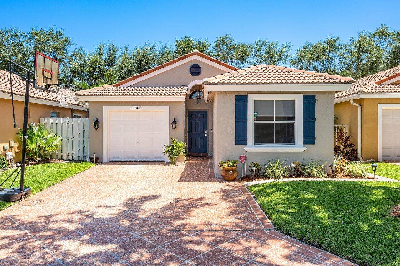 5690 Green Island Drive - Photo 1