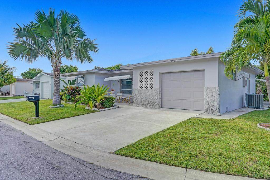 7000 11 Court - Photo 1