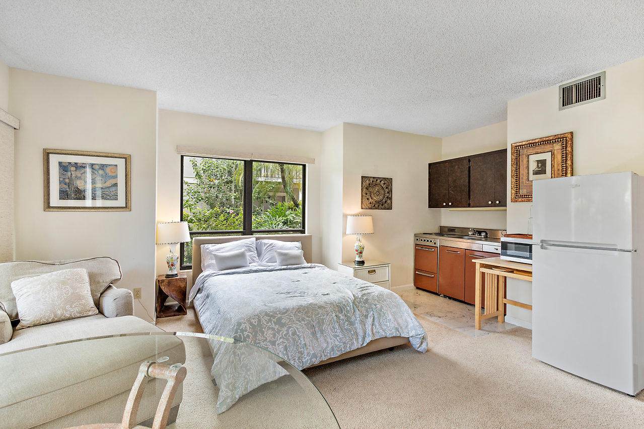 11863 Wimbledon Circle - Photo 1