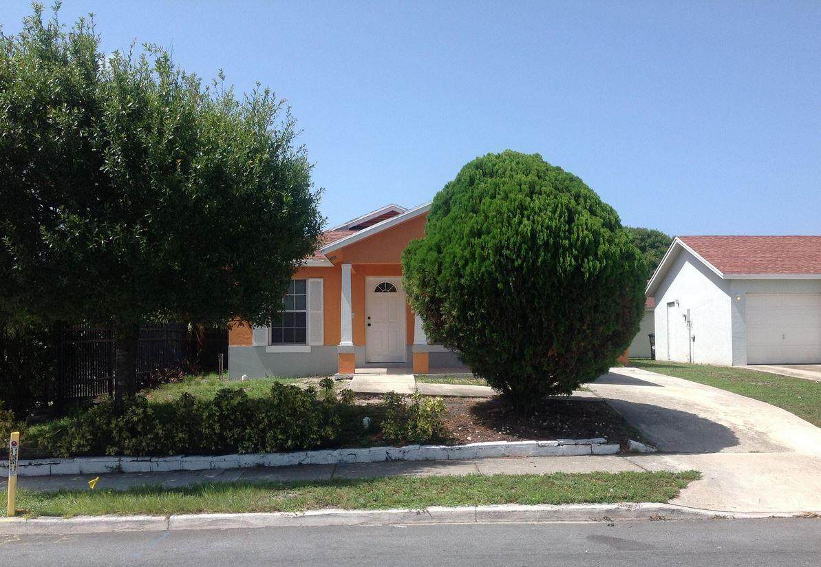 925 10th Street - Photo 1