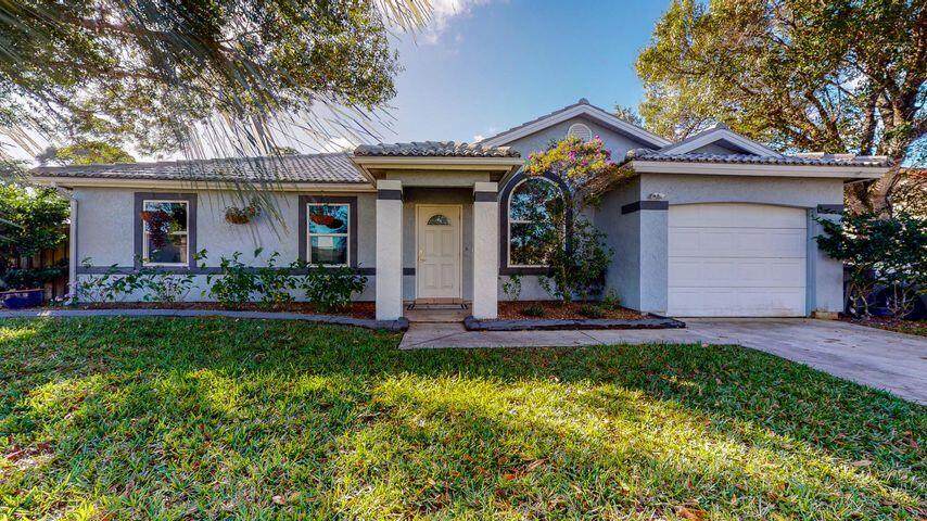 970 Versailles Avenue - Photo 1