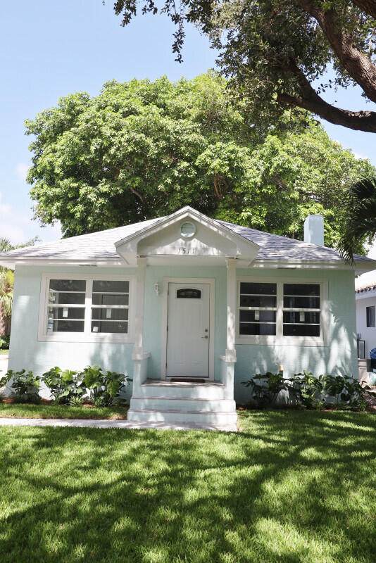 1511 Palmway - Photo 1