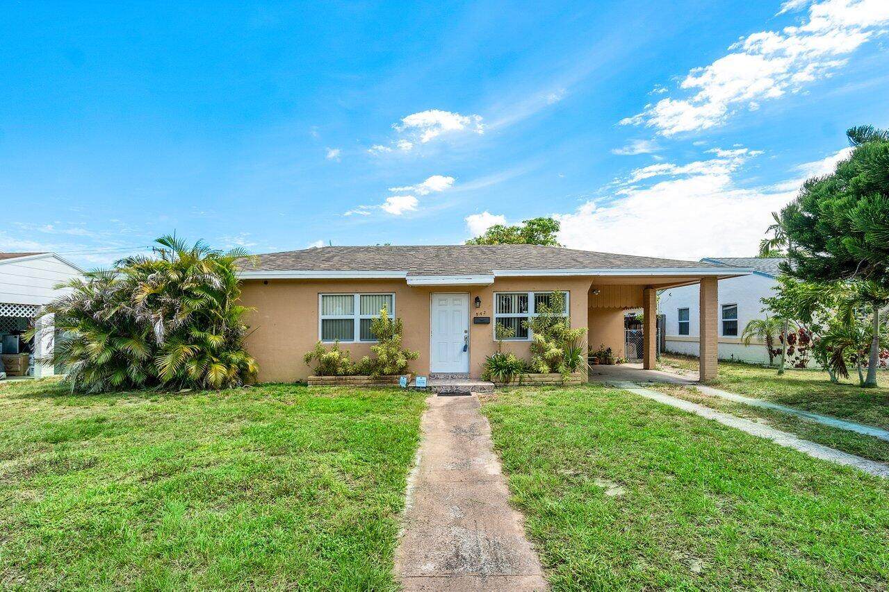942 Macy Street - Photo 1