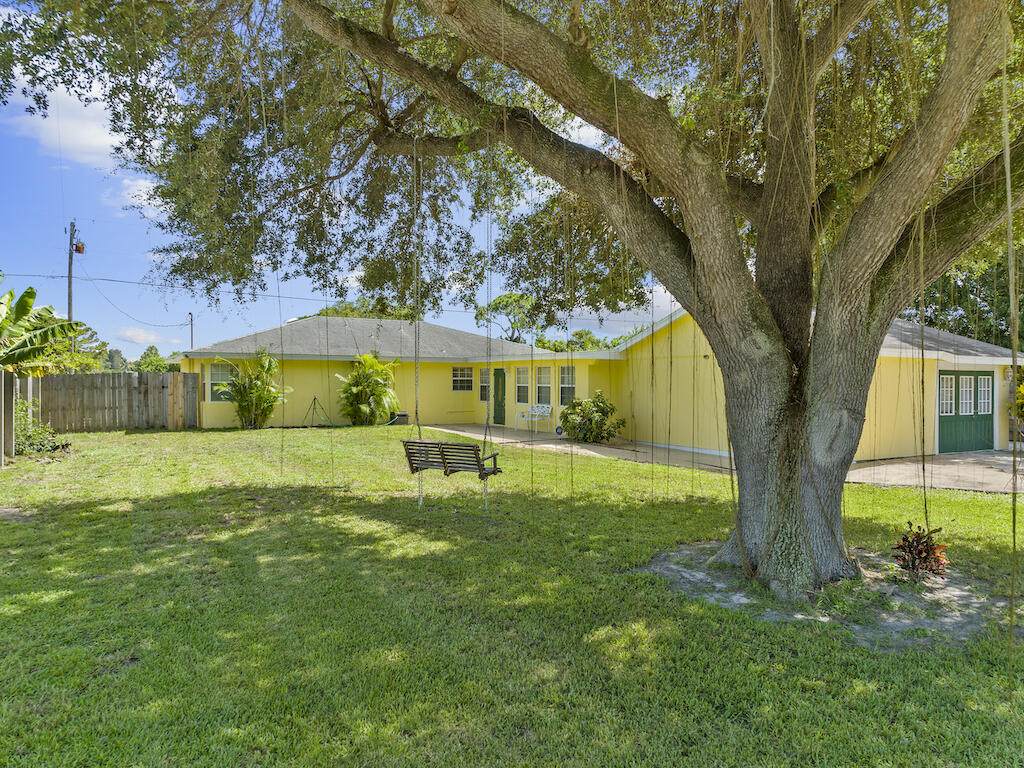 1645 4th Place - Photo 1