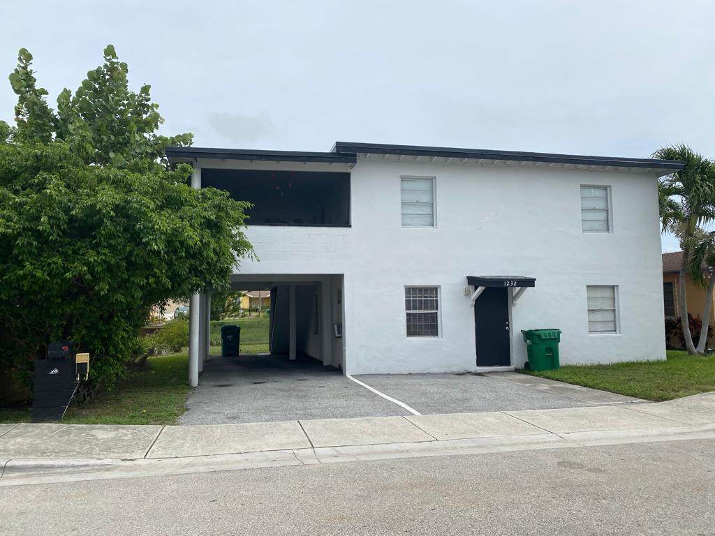 1232 35 Street - Photo 1