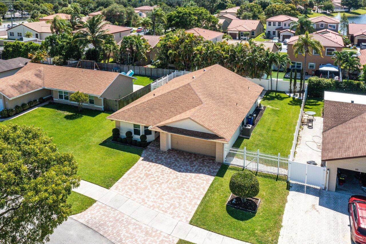 85 41st Way - Photo 1