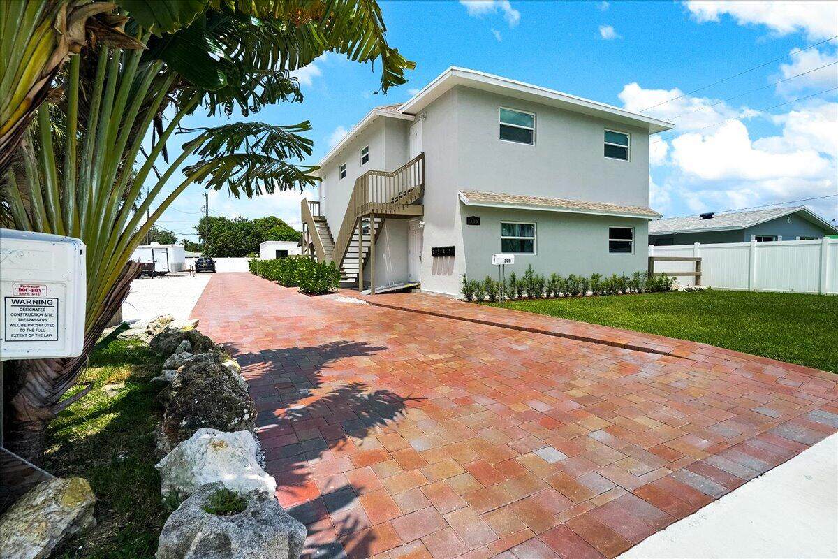 305 Cypress 1 Drive - Photo 1