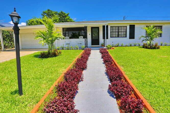 826 Cochran Drive - Photo 1