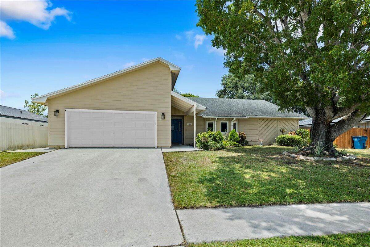 146 La Mancha Avenue - Photo 1