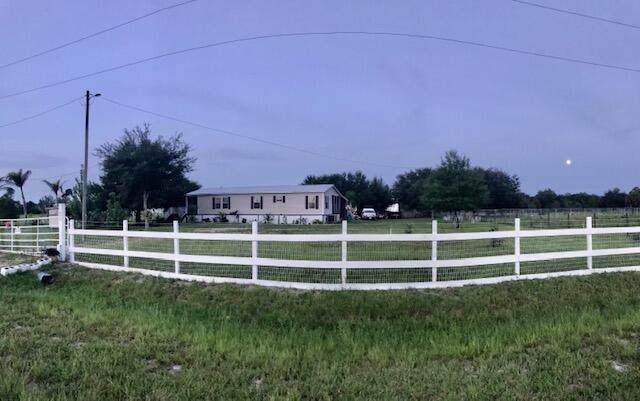 335 Fronda Street - Photo 1