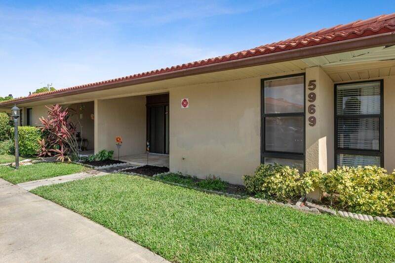 5969 Forest Hill Boulevard - Photo 1