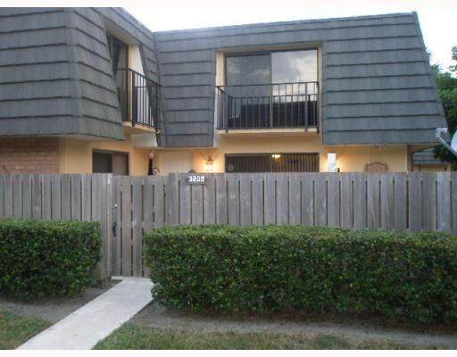 3209 32nd Way - Photo 1
