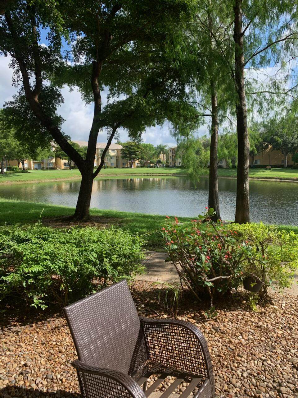 900 Crestwood Court - Photo 1