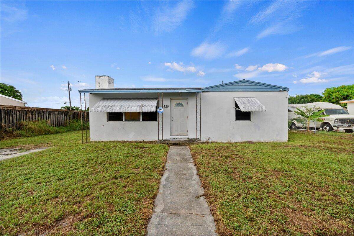 725 Elm Road - Photo 1