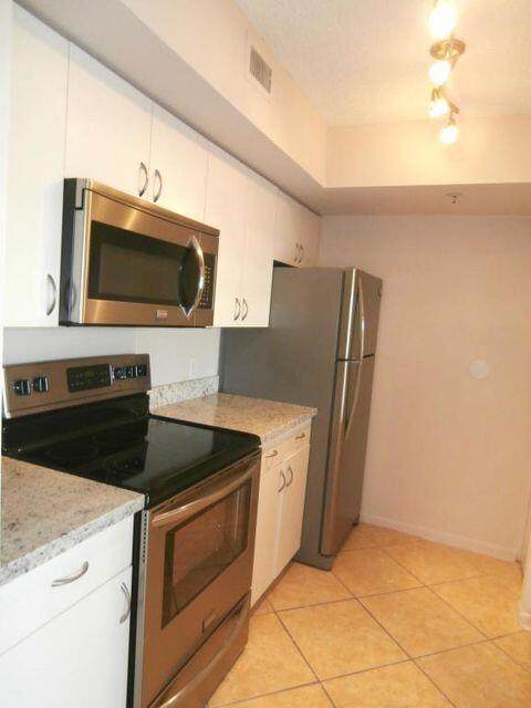 117 Yacht Club Way - Photo 1
