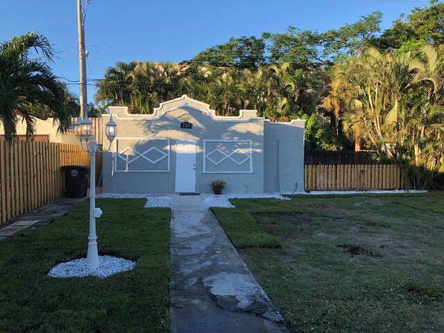 725 Omar Road - Photo 1