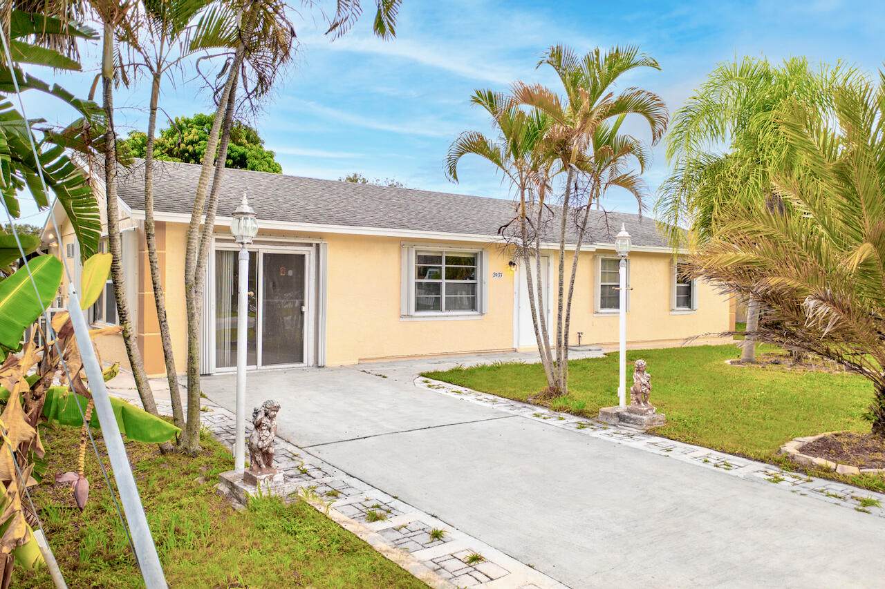 2433 Melaleuca Boulevard - Photo 1