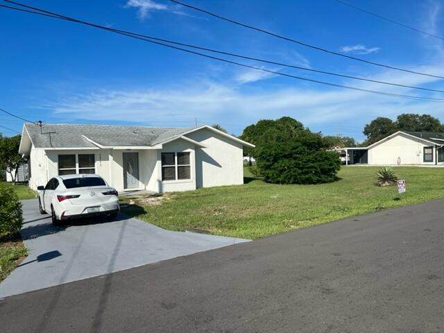 1711 Hawthorne Drive - Photo 1