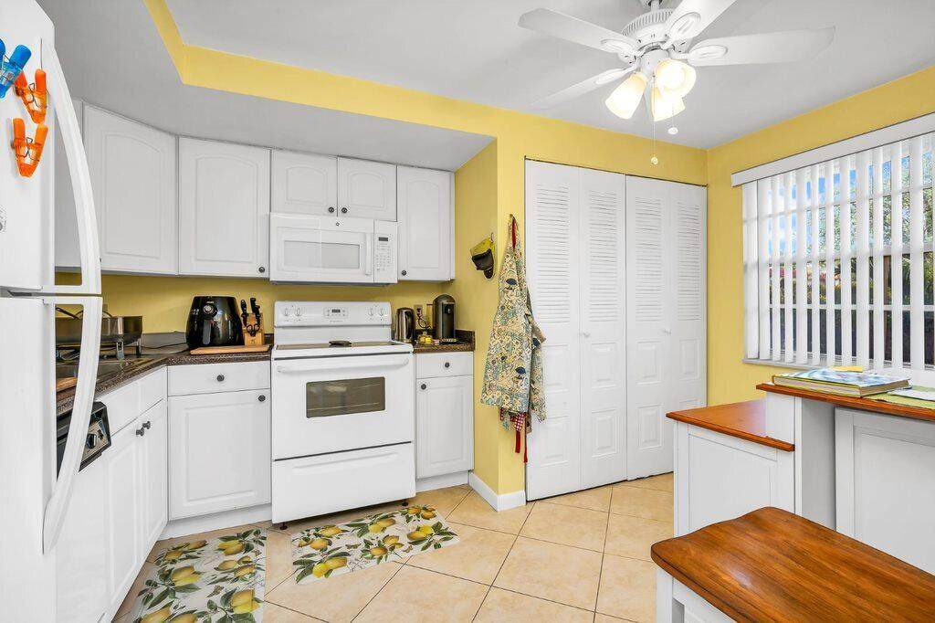 27 Abbey Lane - Photo 1
