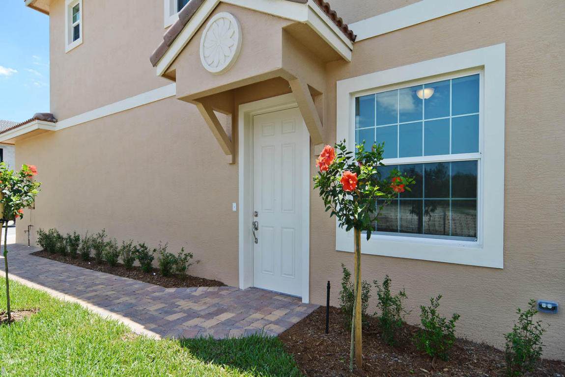 647 Glen Crest Way - Photo 1