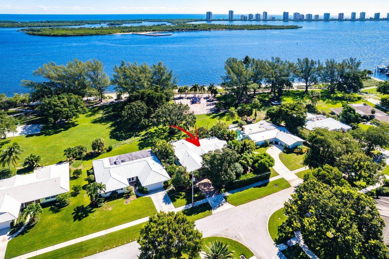 648 Lakeside Drive - Photo 1