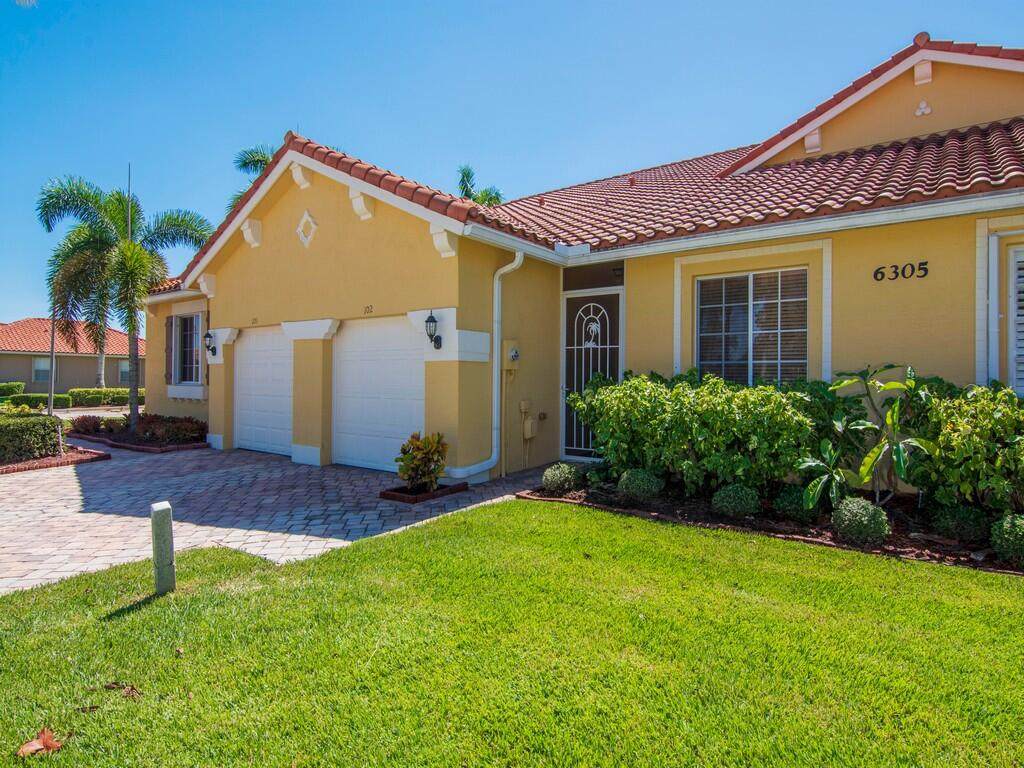 6305 Oxford Circle - Photo 1