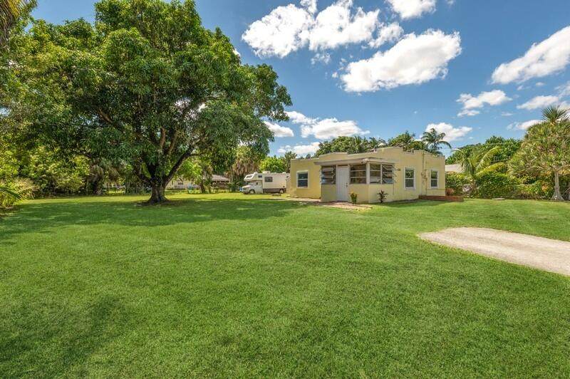 4784 Orlando Avenue - Photo 1