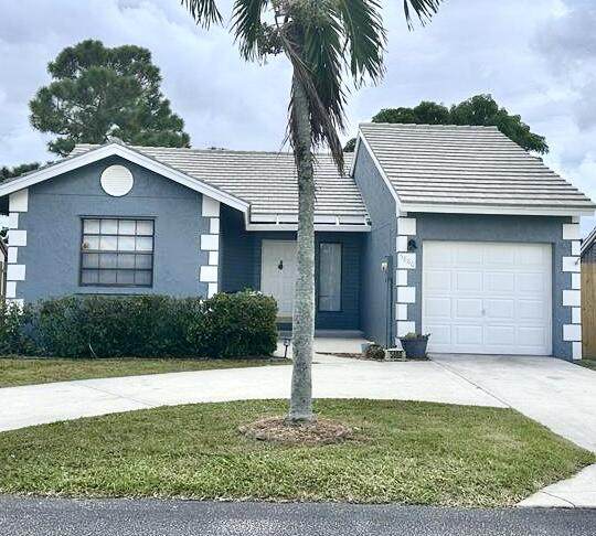 5880 Strawberry Lakes Circle - Photo 1