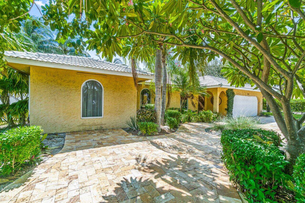 640 32nd Street - Photo 1