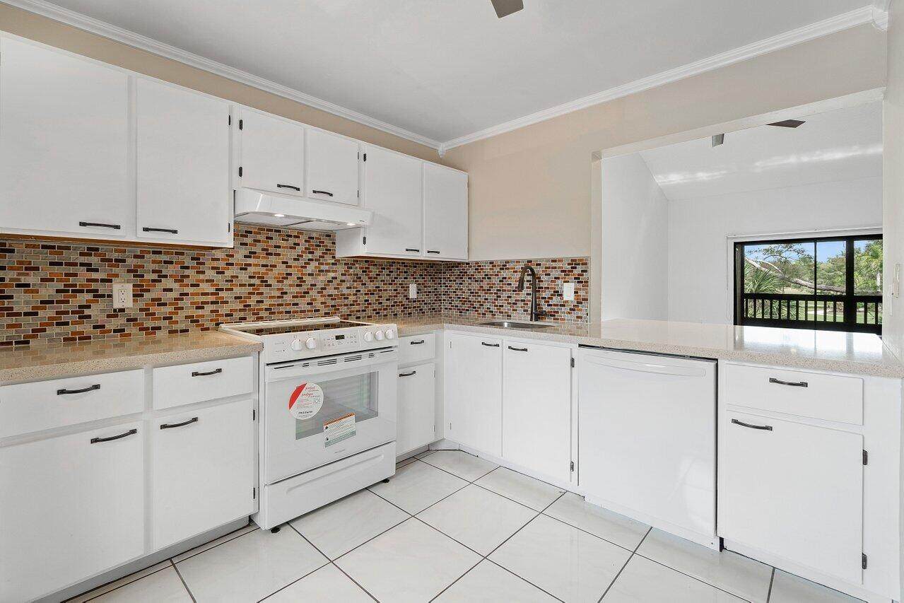 1308 Lakeview Drive - Photo 1