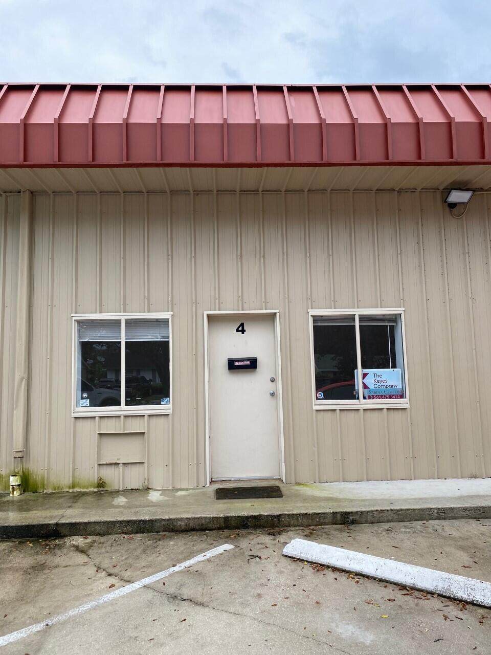 228 Hibiscus Street - Photo 1