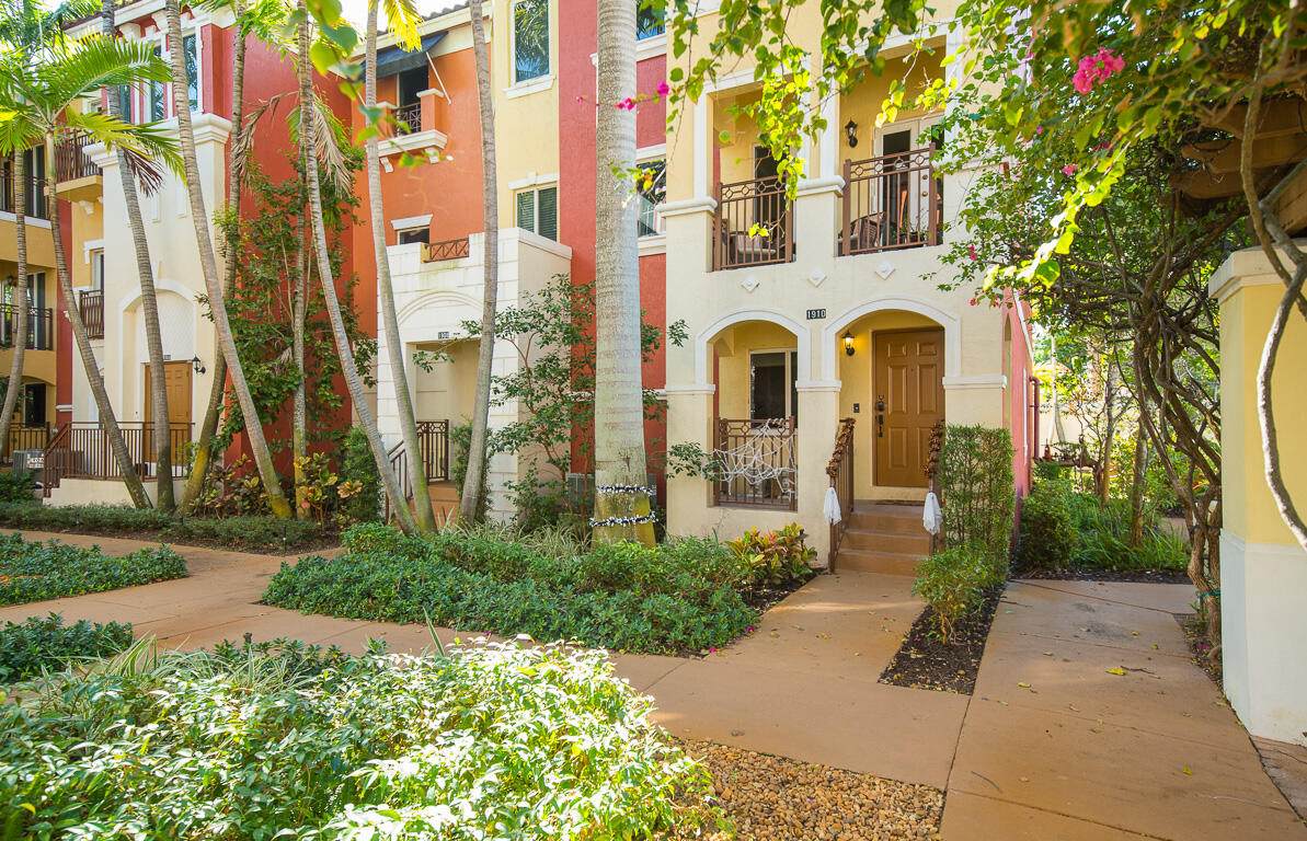 1910 Coastal Bay Boulevard - Photo 1