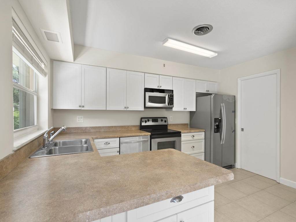 956 Tulip Lane - Photo 1